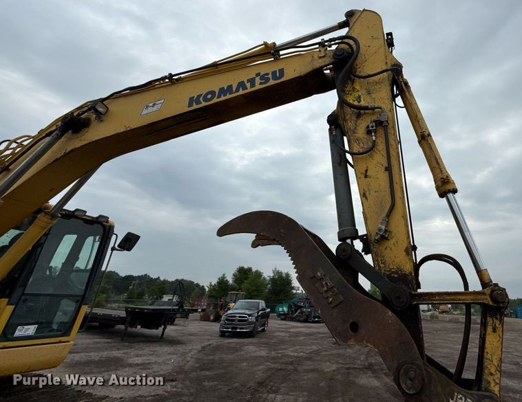 image for item DS4361 2011 Komatsu PC228USLC-8 excavator