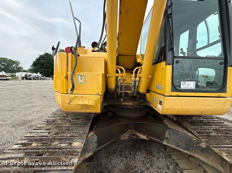image for item DS4361 2011 Komatsu PC228USLC-8 excavator