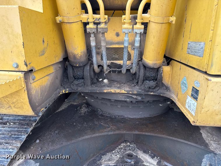 image for item DS4361 2011 Komatsu PC228USLC-8 excavator