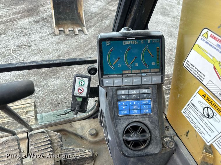 image for item DS4361 2011 Komatsu PC228USLC-8 excavator