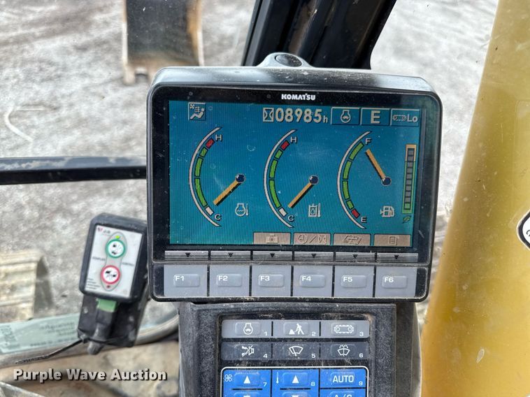 image for item DS4361 2011 Komatsu PC228USLC-8 excavator