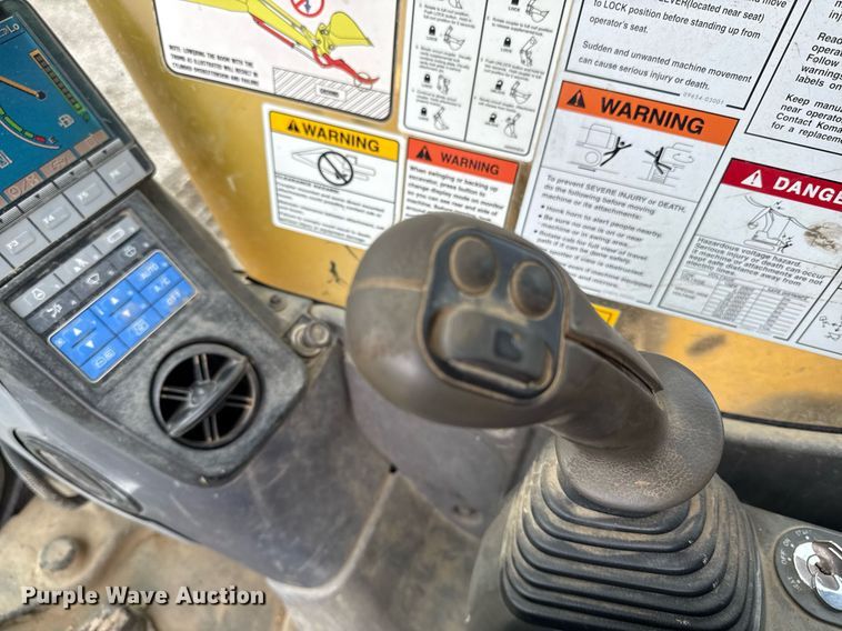 image for item DS4361 2011 Komatsu PC228USLC-8 excavator