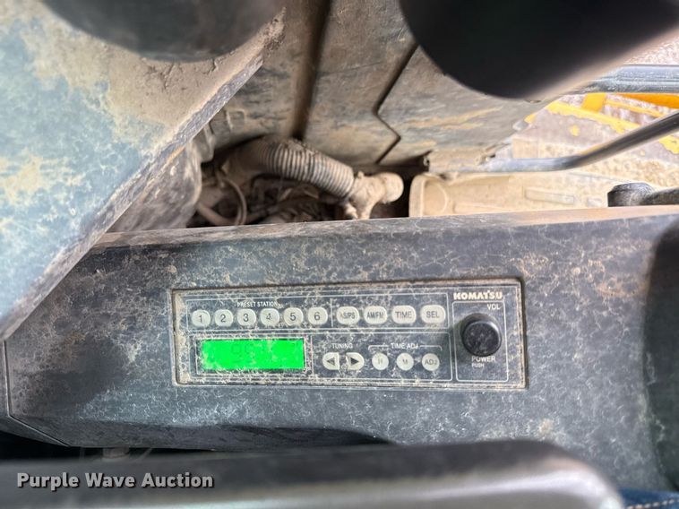 image for item DS4361 2011 Komatsu PC228USLC-8 excavator