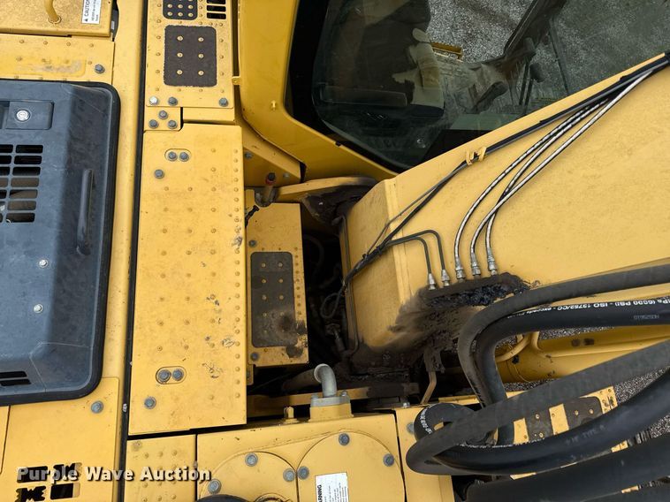 image for item DS4361 2011 Komatsu PC228USLC-8 excavator