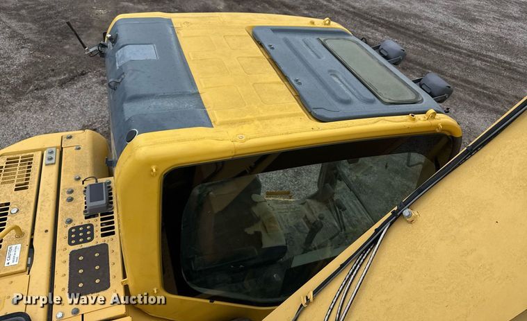 image for item DS4361 2011 Komatsu PC228USLC-8 excavator