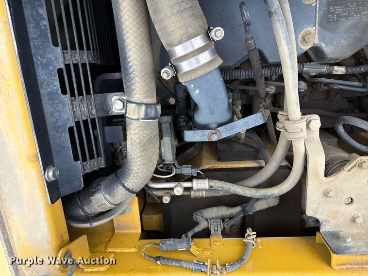 image for item DS4361 2011 Komatsu PC228USLC-8 excavator