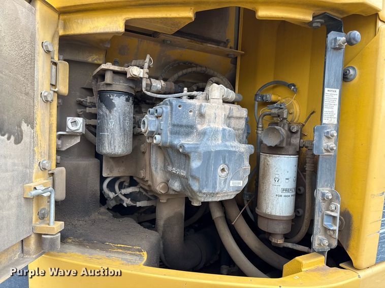 image for item DS4361 2011 Komatsu PC228USLC-8 excavator