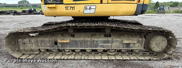 image for item DS4361 2011 Komatsu PC228USLC-8 excavator