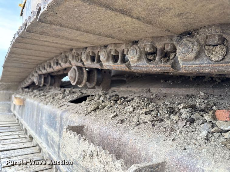 image for item DS4361 2011 Komatsu PC228USLC-8 excavator