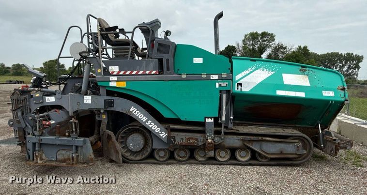 image for item DS6439 2013 Vogele Vision 5200-2I paver