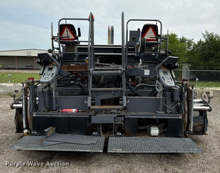 image for item DS6439 2013 Vogele Vision 5200-2I paver