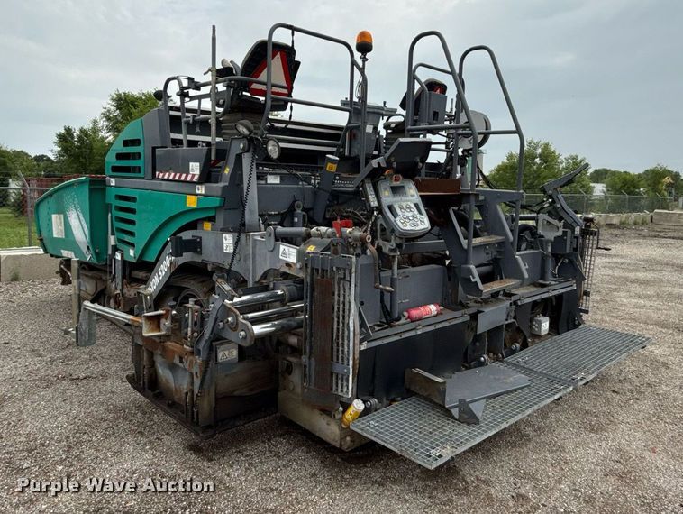 image for item DS6439 2013 Vogele Vision 5200-2I paver