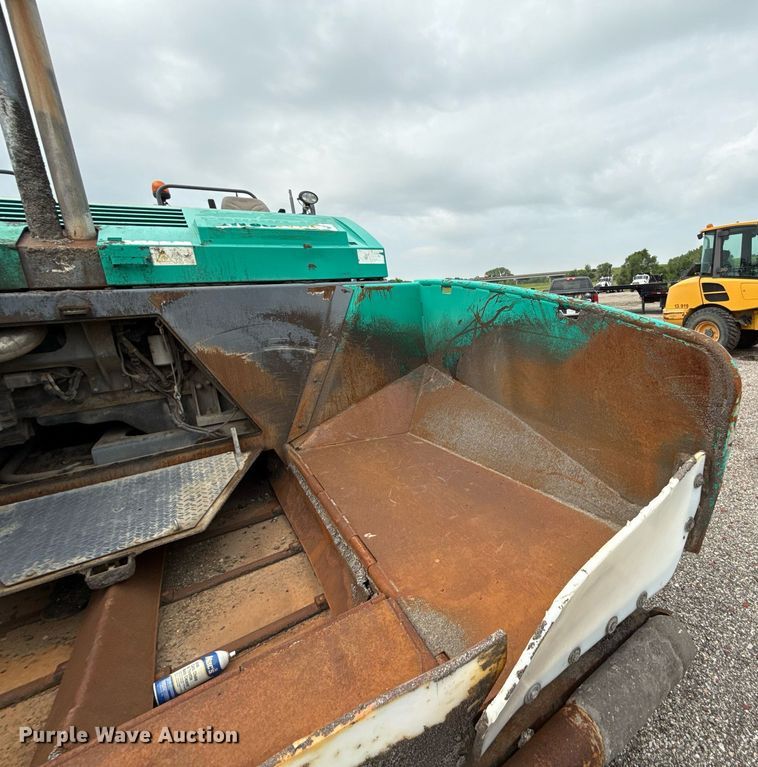 image for item DS6439 2013 Vogele Vision 5200-2I paver