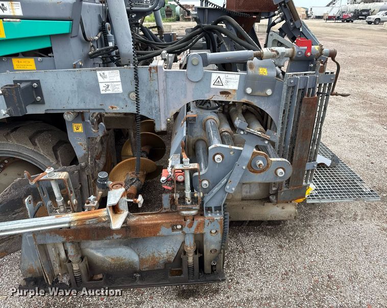 image for item DS6439 2013 Vogele Vision 5200-2I paver