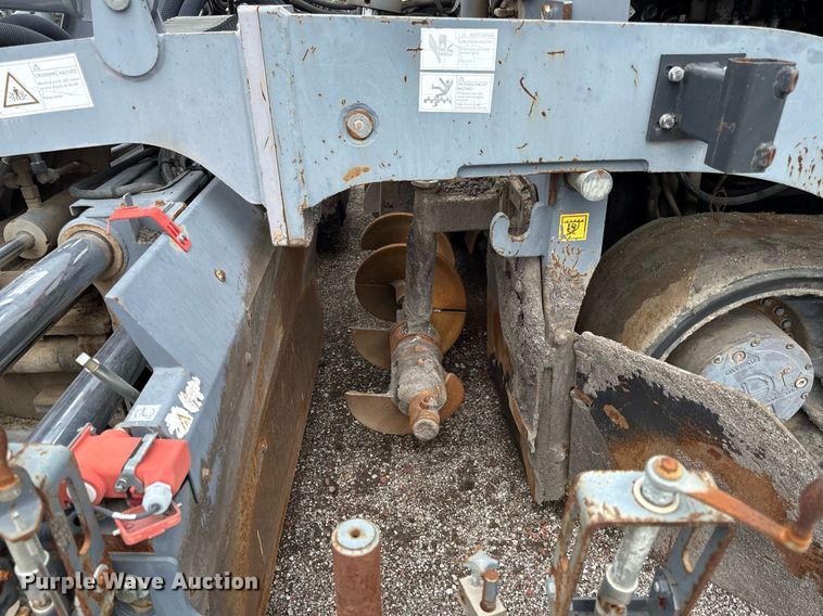 image for item DS6439 2013 Vogele Vision 5200-2I paver