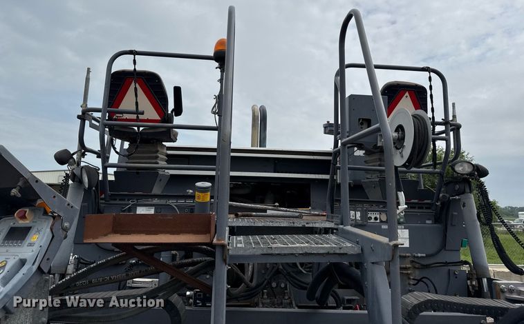 image for item DS6439 2013 Vogele Vision 5200-2I paver