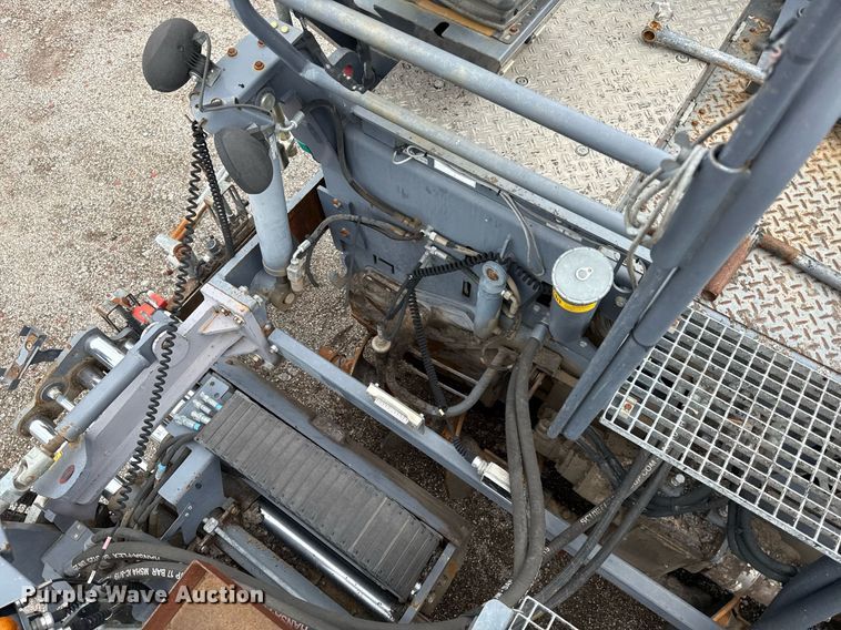 image for item DS6439 2013 Vogele Vision 5200-2I paver