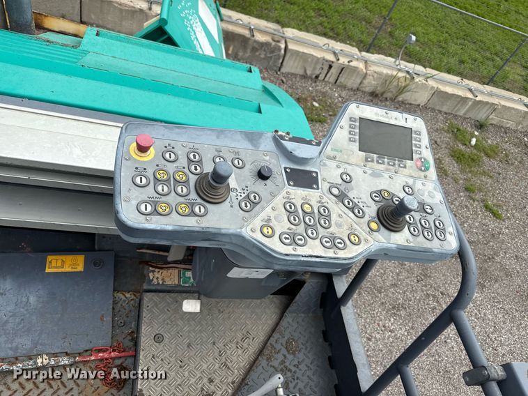 image for item DS6439 2013 Vogele Vision 5200-2I paver