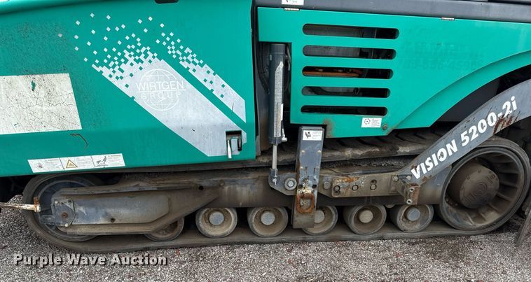 image for item DS6439 2013 Vogele Vision 5200-2I paver