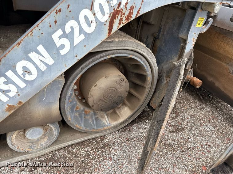 image for item DS6439 2013 Vogele Vision 5200-2I paver