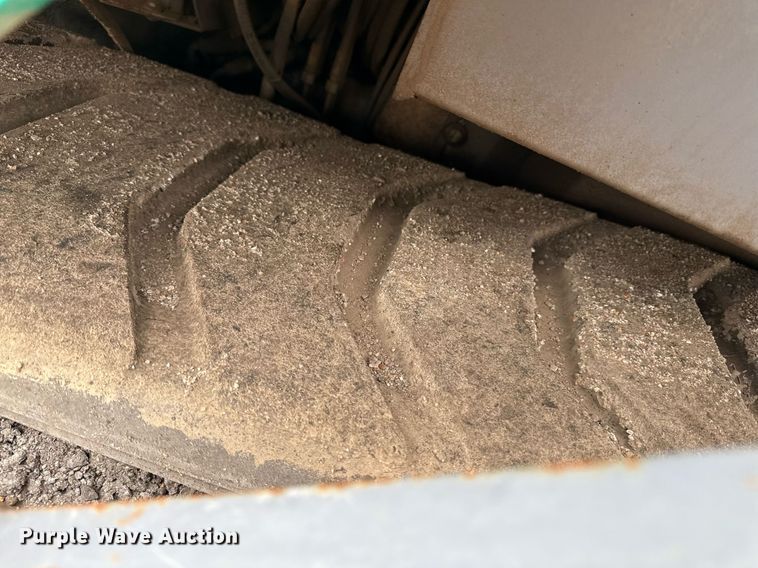 image for item DS6439 2013 Vogele Vision 5200-2I paver