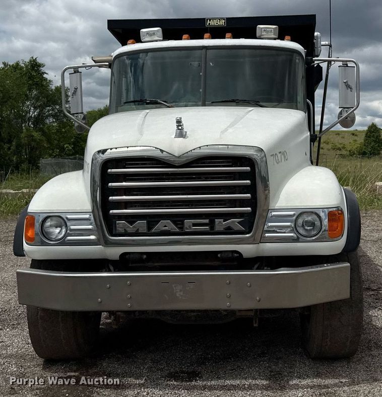 image for item DS6440 2007 Mack CV713 dump truck