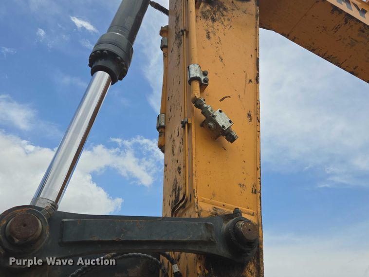 image for item DT4919 2020 Hyundai HX330L excavator