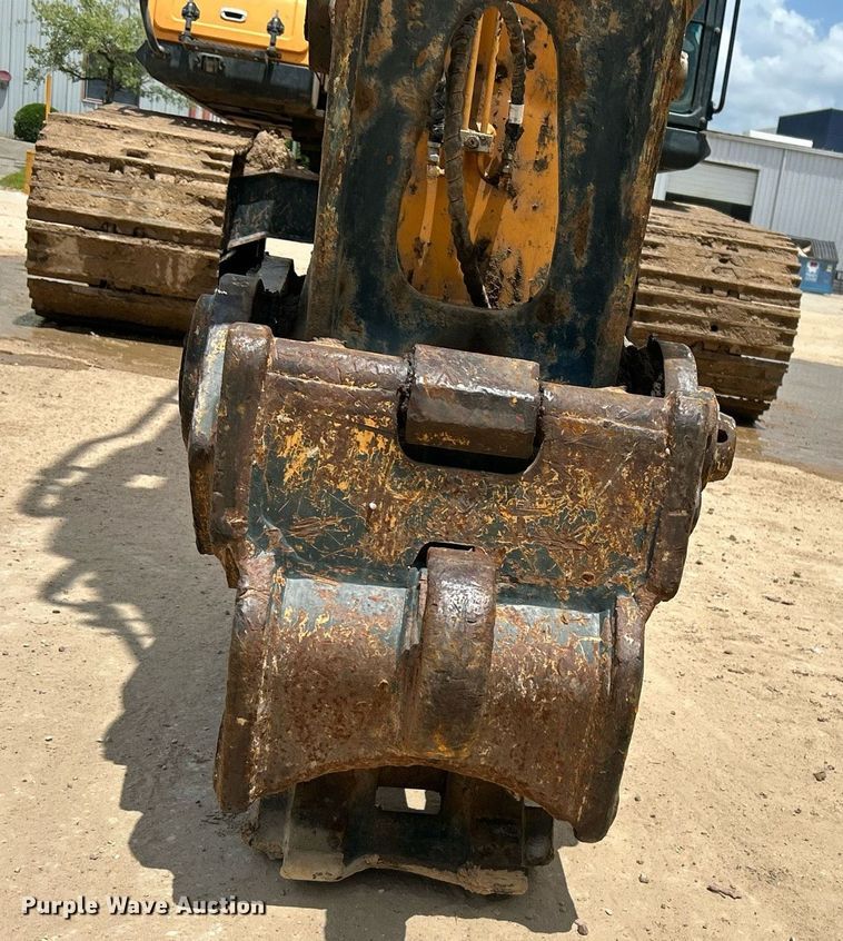 image for item DT4919 2020 Hyundai HX330L excavator