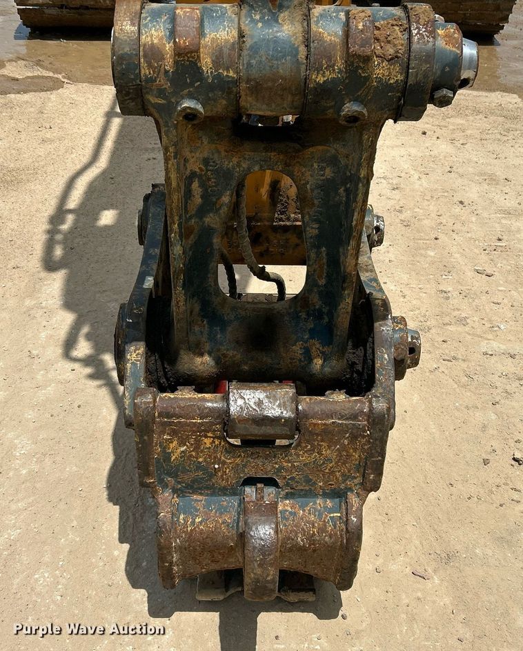 image for item DT4919 2020 Hyundai HX330L excavator