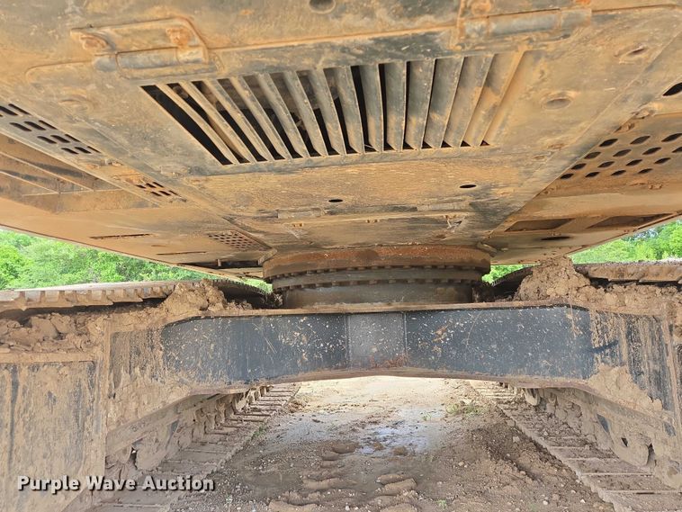 image for item DT4919 2020 Hyundai HX330L excavator