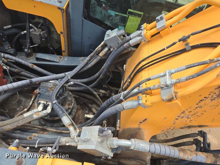 image for item DT4919 2020 Hyundai HX330L excavator