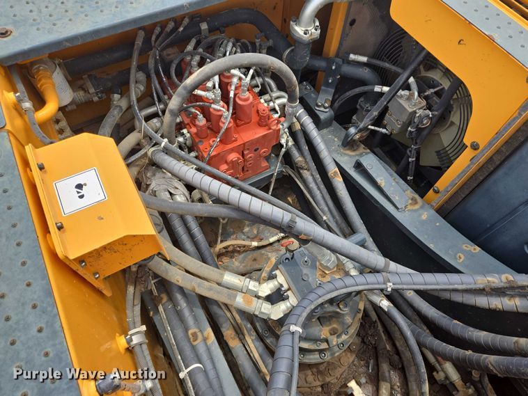 image for item DT4919 2020 Hyundai HX330L excavator