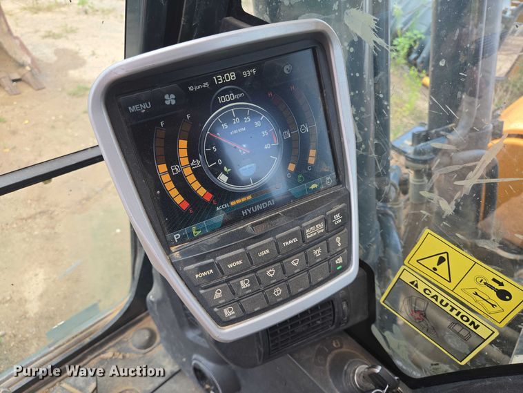 image for item DT4919 2020 Hyundai HX330L excavator