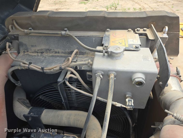 image for item DT4919 2020 Hyundai HX330L excavator