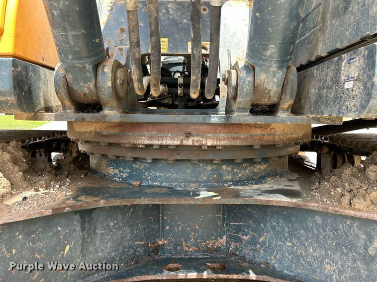 image for item DT4919 2020 Hyundai HX330L excavator