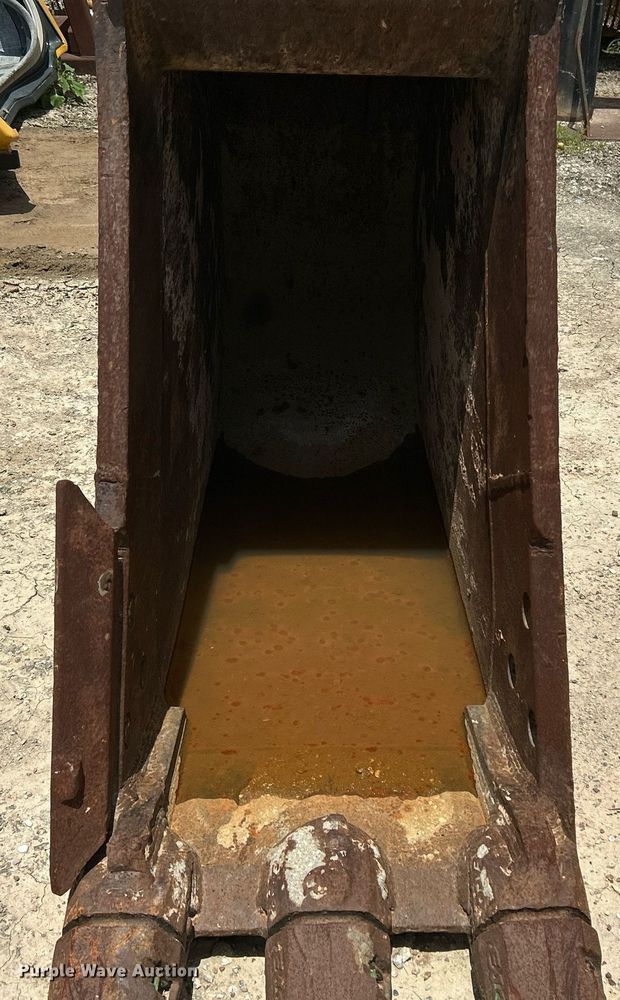 image for item DT4919 2020 Hyundai HX330L excavator