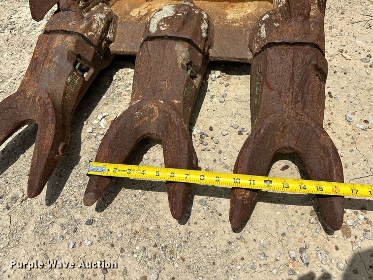 image for item DT4919 2020 Hyundai HX330L excavator