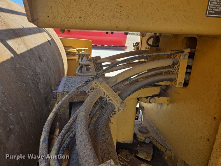 image for item DT4923 1998 Caterpillar CB-634C double drum vibratory roller