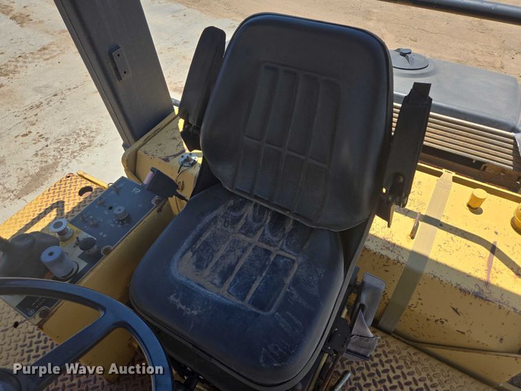 image for item DT4923 1998 Caterpillar CB-634C double drum vibratory roller