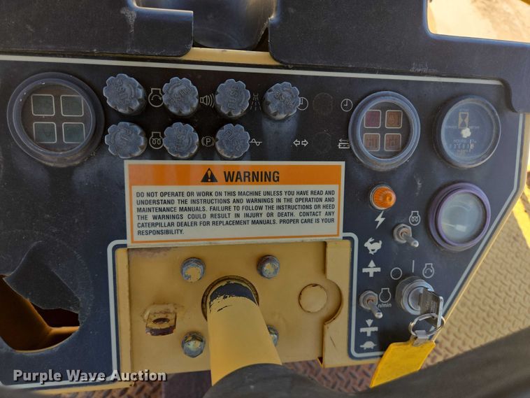 image for item DT4923 1998 Caterpillar CB-634C double drum vibratory roller