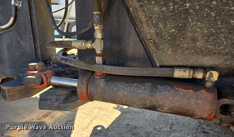 image for item DT4926 Hypac C530A pneumatic roller