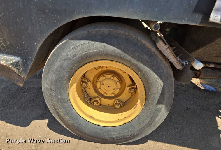 image for item DT4926 Hypac C530A pneumatic roller