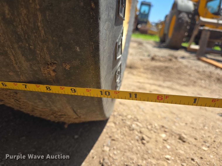 image for item DT4926 Hypac C530A pneumatic roller