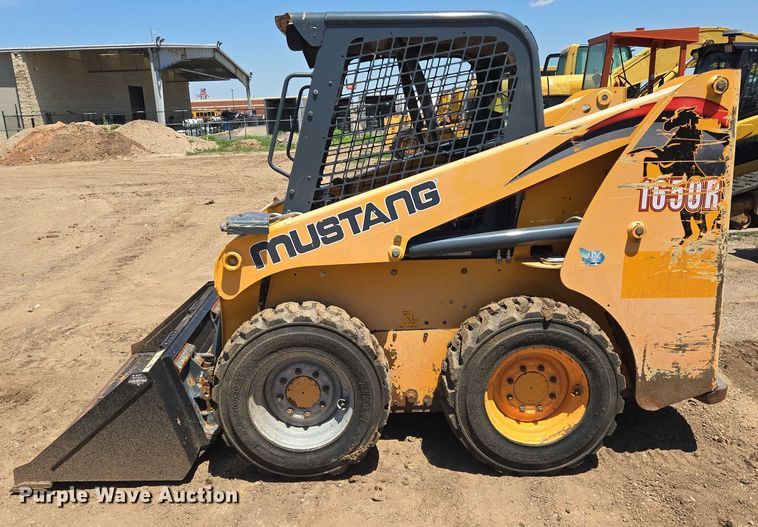 image for item DT4927 2017 Mustang 1650R skid steer loader