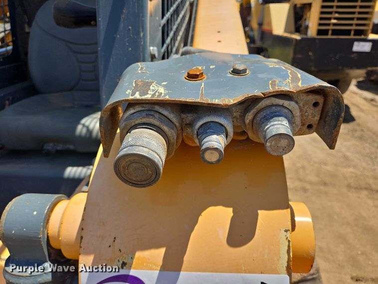 image for item DT4927 2017 Mustang 1650R skid steer loader