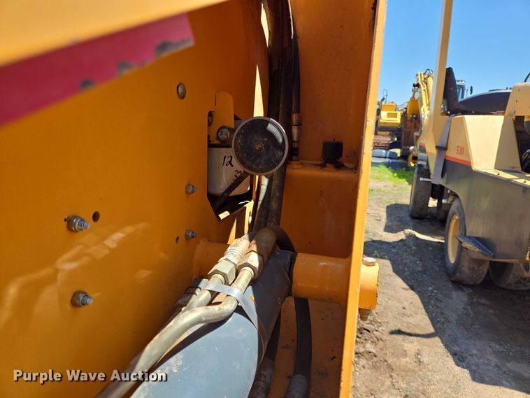 image for item DT4927 2017 Mustang 1650R skid steer loader