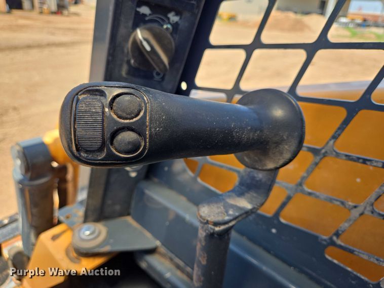 image for item DT4927 2017 Mustang 1650R skid steer loader