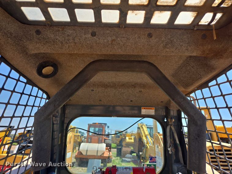 image for item DT4927 2017 Mustang 1650R skid steer loader