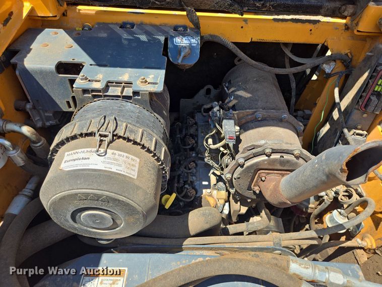 image for item DT4927 2017 Mustang 1650R skid steer loader