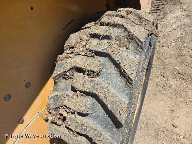 image for item DT4927 2017 Mustang 1650R skid steer loader